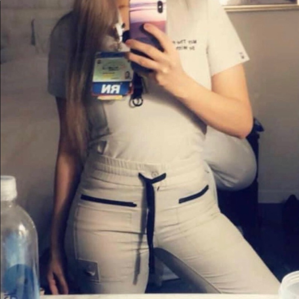 Figs Star Wars Limited Edition Collab XS/XXS Scrub Set top and bottom